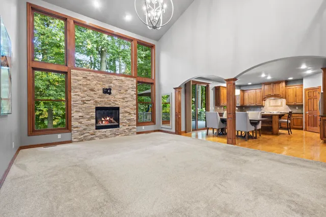 $874,900 | 4327 Hilton Head Drive, Oneida, WI 54155