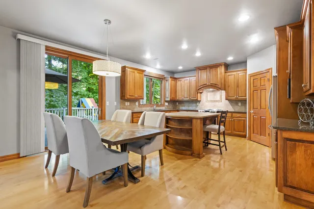 $874,900 | 4327 Hilton Head Drive, Oneida, WI 54155