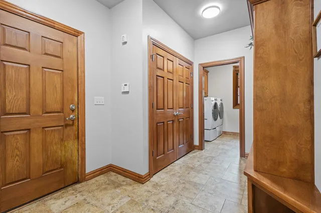 $874,900 | 4327 Hilton Head Drive, Oneida, WI 54155