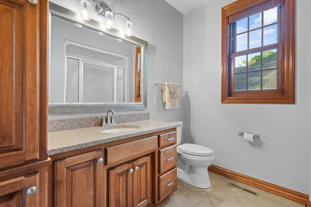 $874,900 | 4327 Hilton Head Drive, Oneida, WI 54155