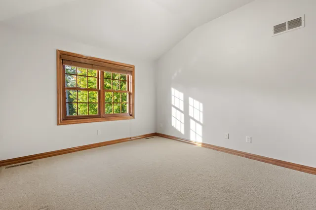 $874,900 | 4327 Hilton Head Drive, Oneida, WI 54155