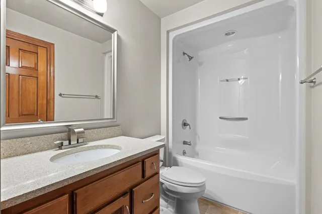 $874,900 | 4327 Hilton Head Drive, Oneida, WI 54155