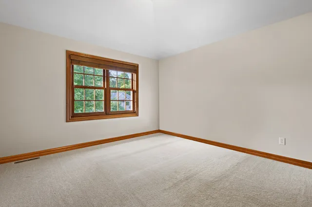 $874,900 | 4327 Hilton Head Drive, Oneida, WI 54155