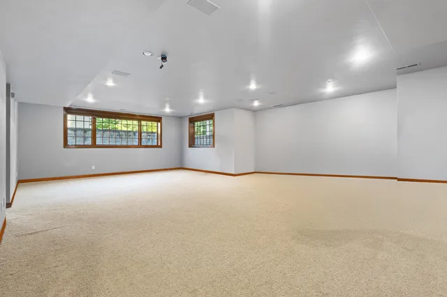 $874,900 | 4327 Hilton Head Drive, Oneida, WI 54155