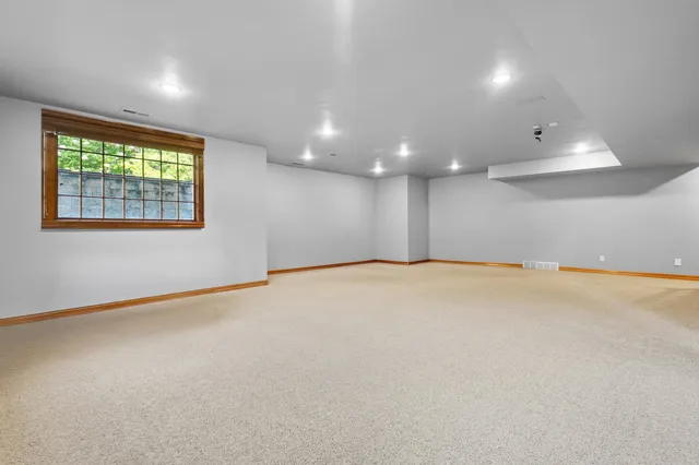 $874,900 | 4327 Hilton Head Drive, Oneida, WI 54155