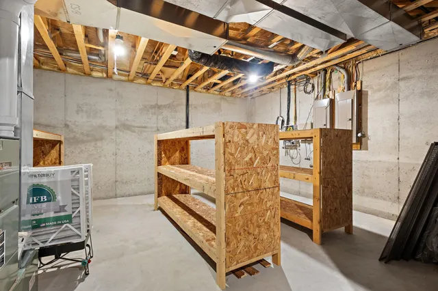 $874,900 | 4327 Hilton Head Drive, Oneida, WI 54155