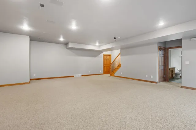 $874,900 | 4327 Hilton Head Drive, Oneida, WI 54155