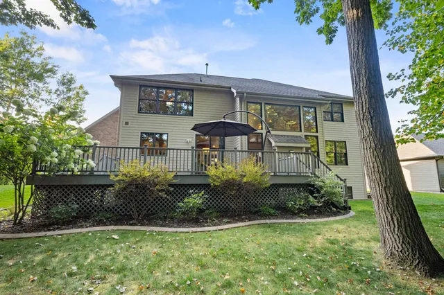 $874,900 | 4327 Hilton Head Drive, Oneida, WI 54155