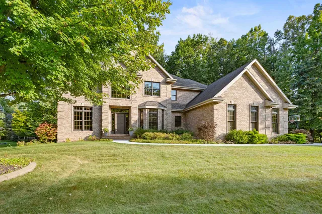 $874,900 | 4327 Hilton Head Drive, Oneida, WI 54155