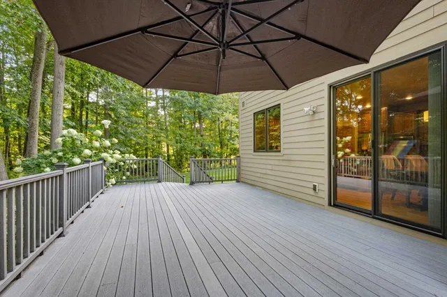 $874,900 | 4327 Hilton Head Drive, Oneida, WI 54155