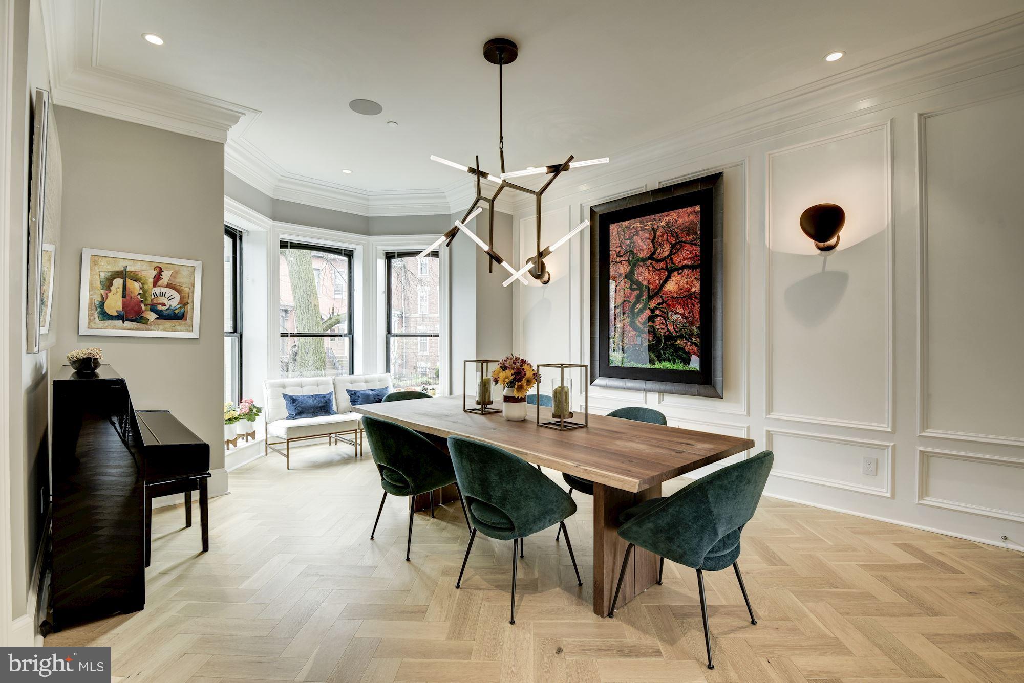 1313 R Street Northwest, Unit 1 Washington, DC 20009 - Photo 3 of 36 Bay window at front of house, sitting area, dining