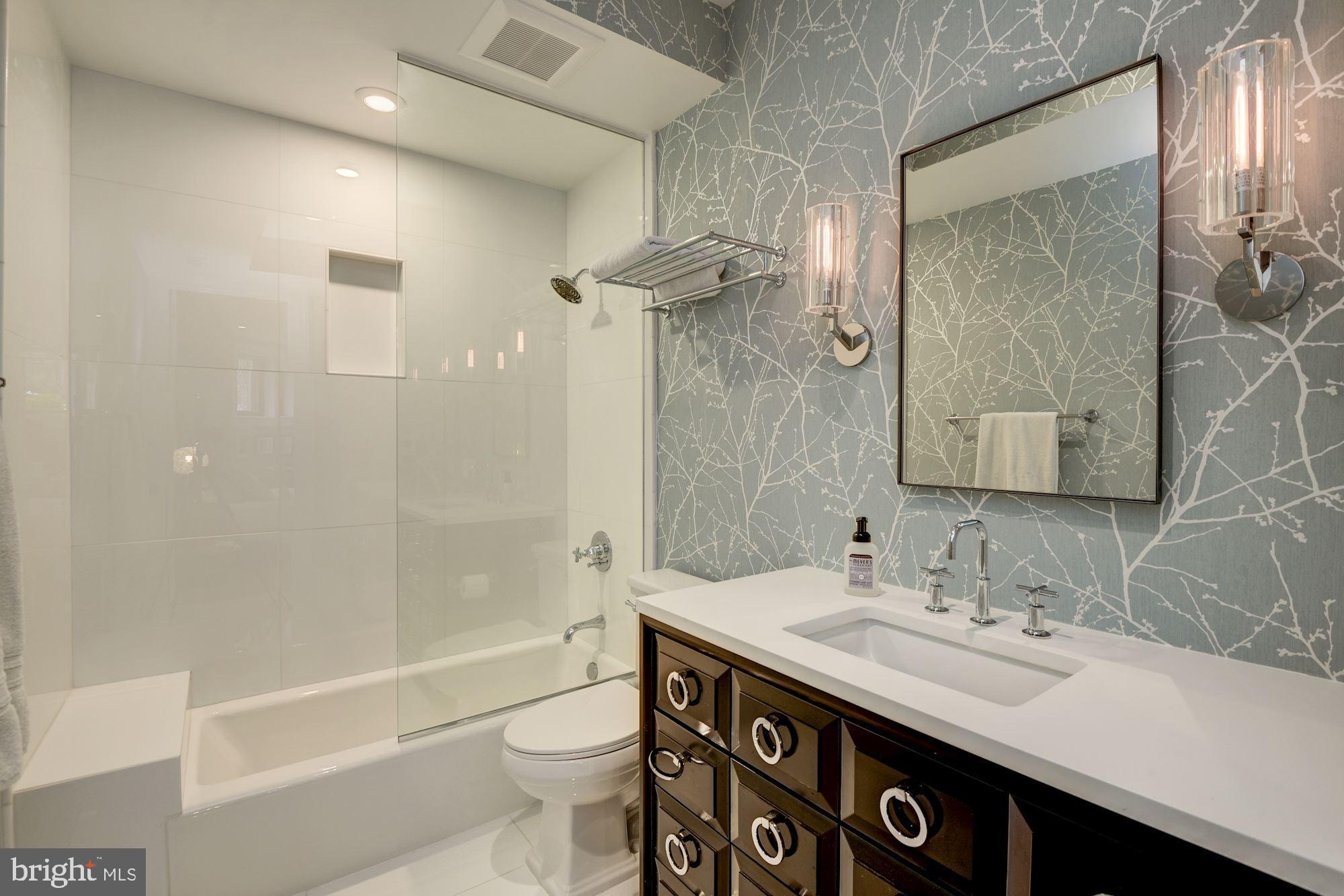 1313 R Street Northwest, Unit 1 Washington, DC 20009 - Photo 26 of 36 Full Bath #3