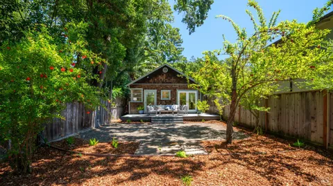 $975,000 | 103 Oak Knoll Avenue, San Anselmo, CA 94960