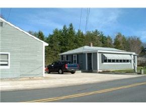 326 Gorham Pond Road Goffstown, NH 03045 - Photo 2 of 5