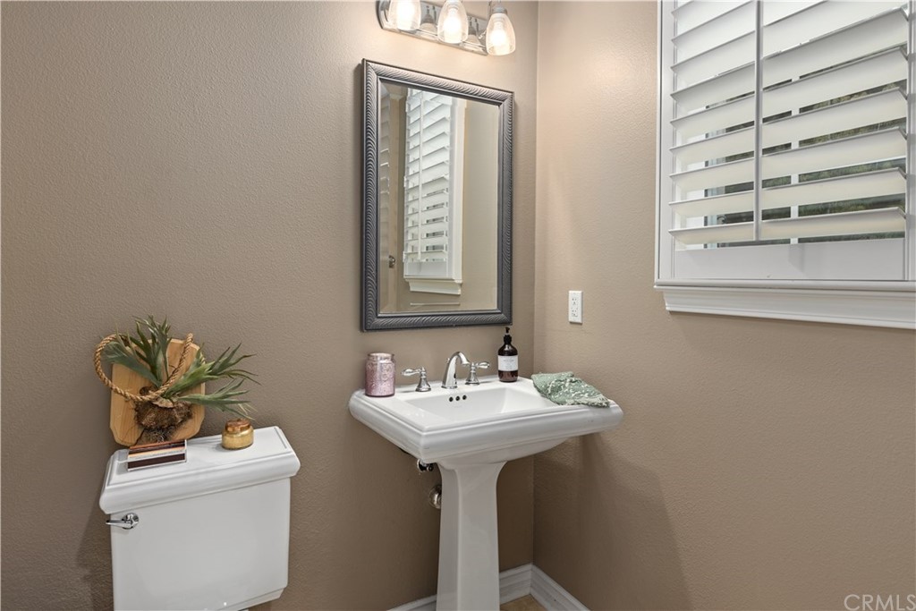 7337 Corte Brisa Carlsbad, CA 92009 - Photo 12 of 44