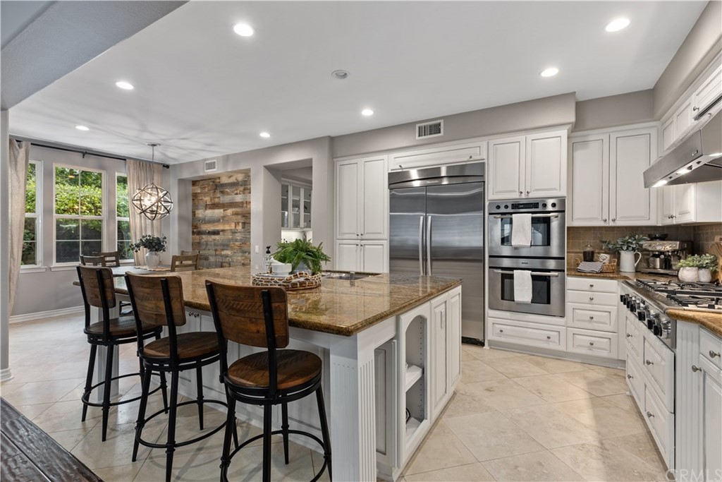 7337 Corte Brisa Carlsbad, CA 92009 - Photo 14 of 44