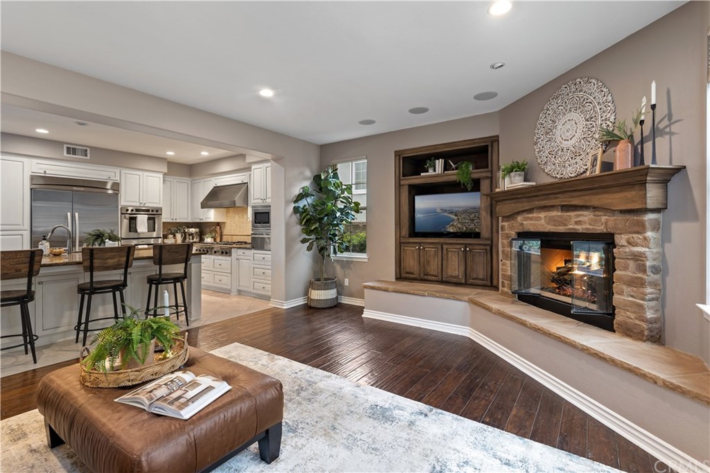 7337 Corte Brisa Carlsbad, CA 92009 - Photo 17 of 44