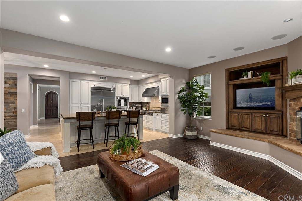 7337 Corte Brisa Carlsbad, CA 92009 - Photo 18 of 44