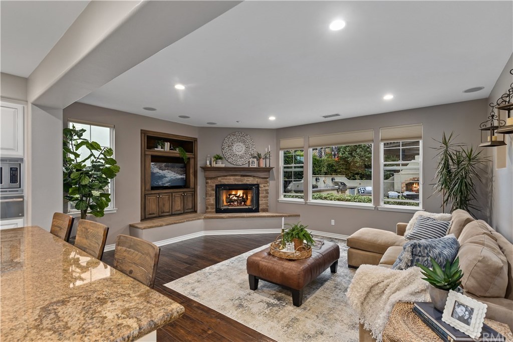 7337 Corte Brisa Carlsbad, CA 92009 - Photo 20 of 44