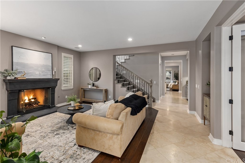 7337 Corte Brisa Carlsbad, CA 92009 - Photo 4 of 44