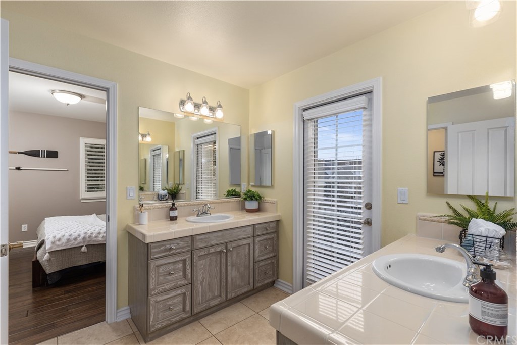 7337 Corte Brisa Carlsbad, CA 92009 - Photo 36 of 44