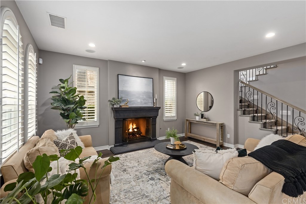 7337 Corte Brisa Carlsbad, CA 92009 - Photo 5 of 44