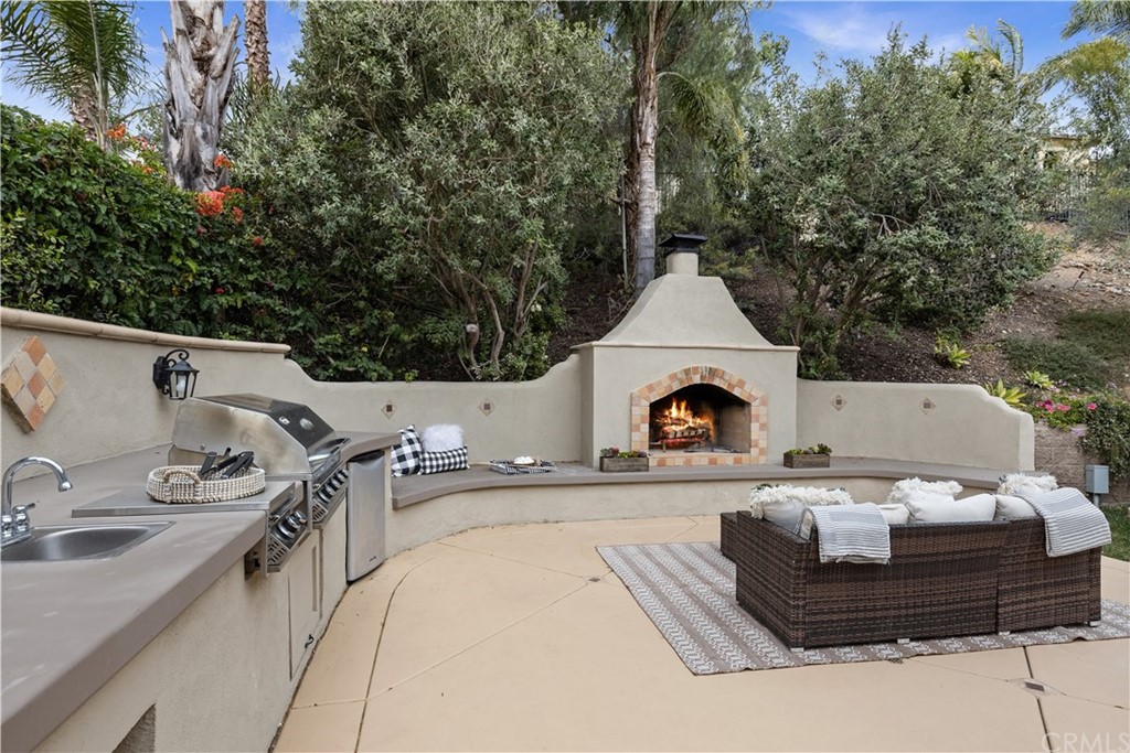 7337 Corte Brisa Carlsbad, CA 92009 - Photo 43 of 44