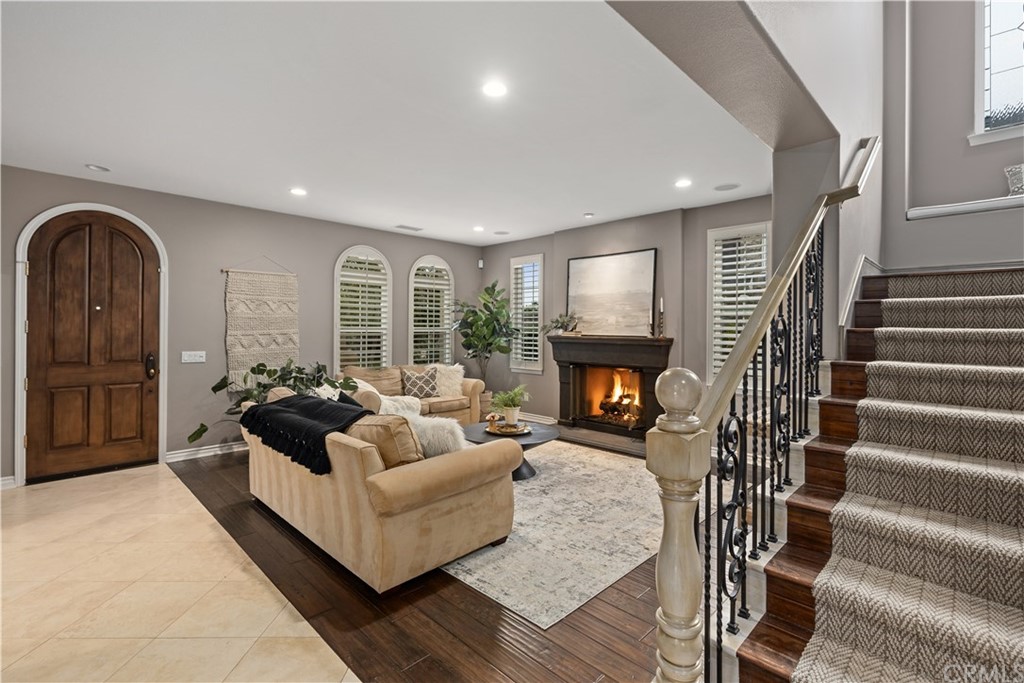 7337 Corte Brisa Carlsbad, CA 92009 - Photo 6 of 44