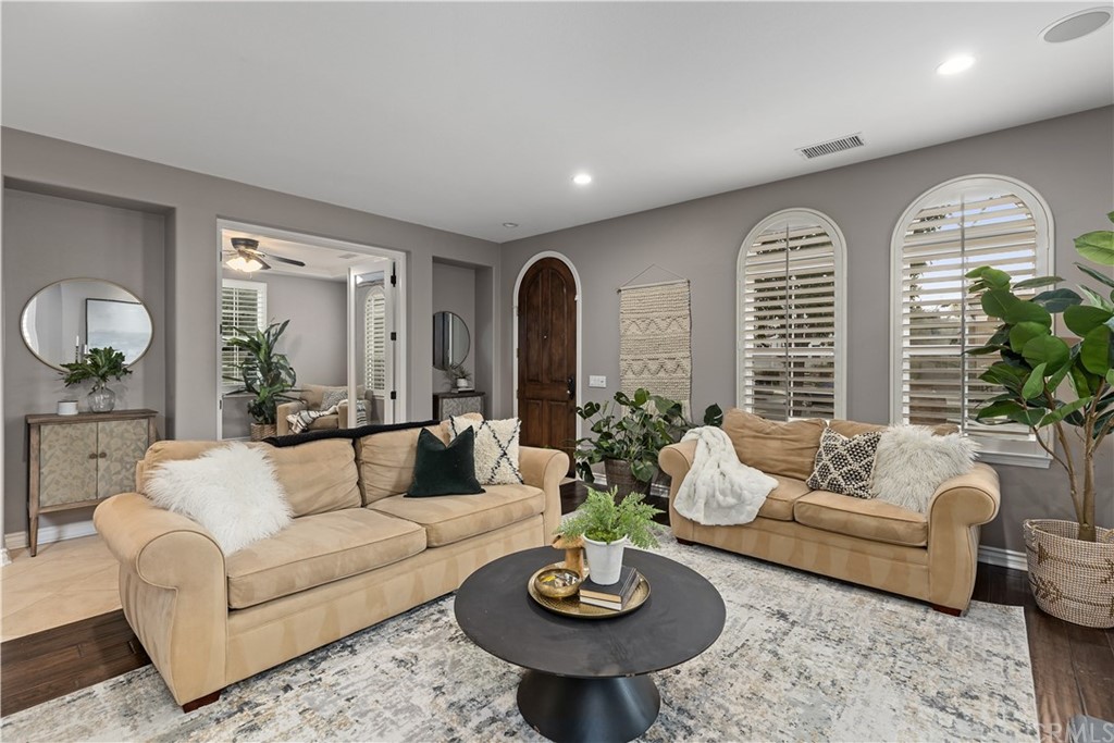 7337 Corte Brisa Carlsbad, CA 92009 - Photo 7 of 44