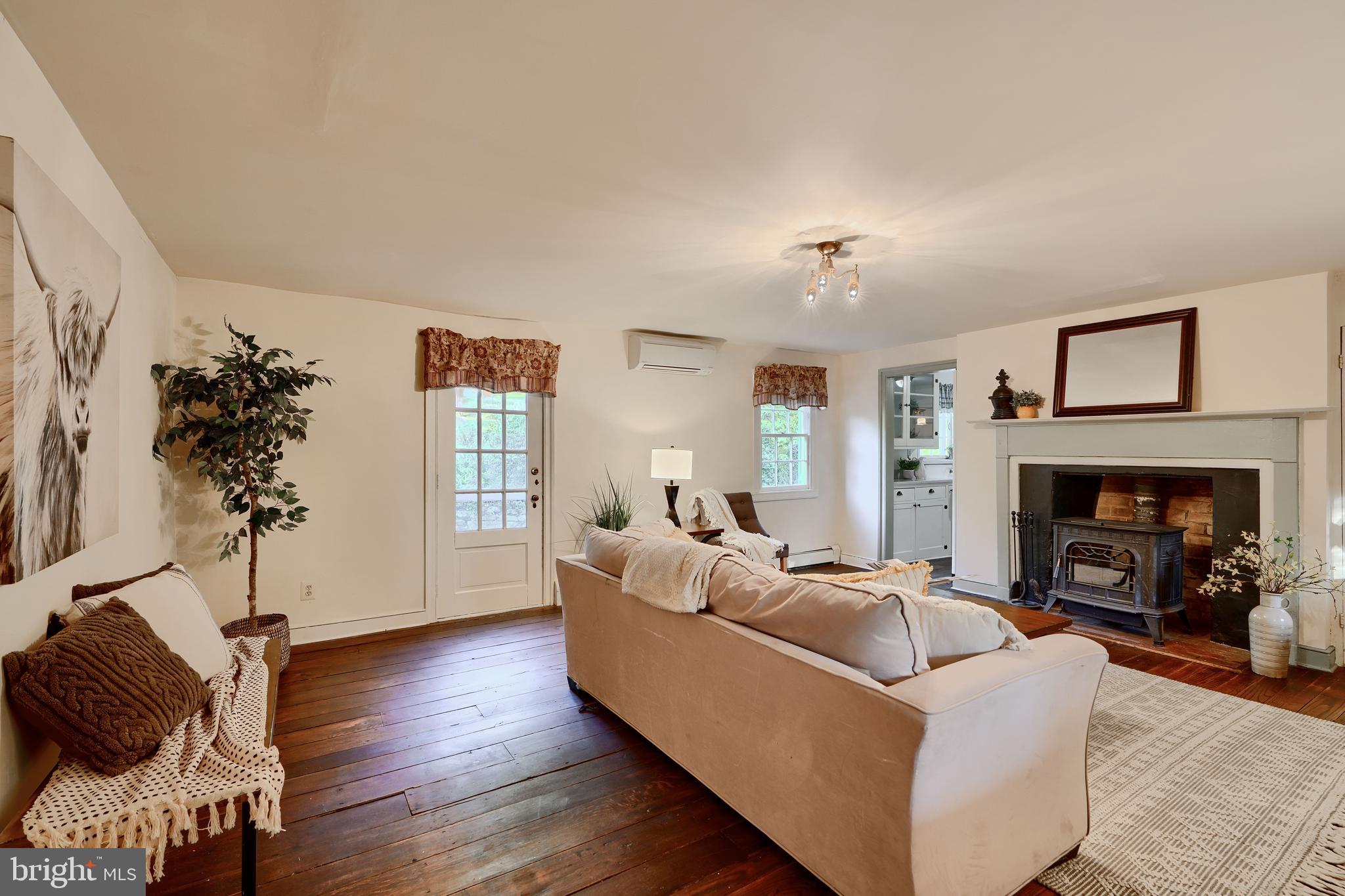 903 West Ring Factory Road Joppa, MD 21085 - Photo 4 of 66 Living Room