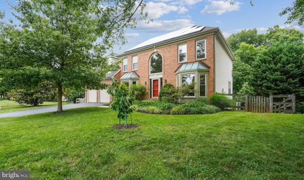 $4,650 | 676 Old Hunt Way, Herndon, VA 20170