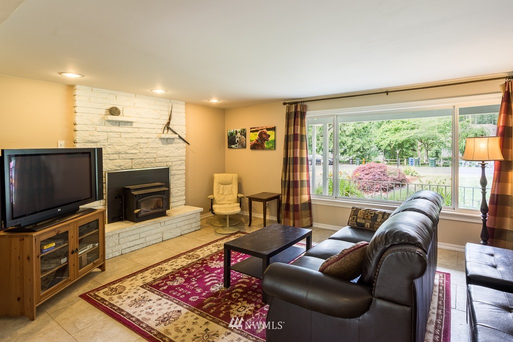 14724 173rd Avenue Southeast Renton, WA 98059 - Photo 5 of 19