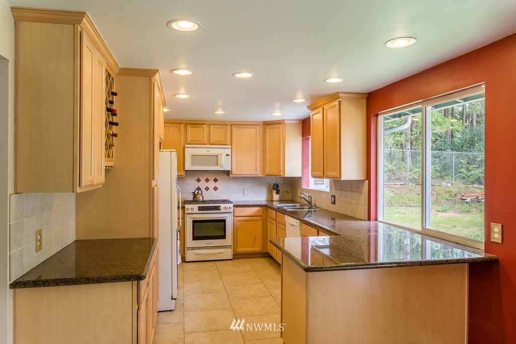 14724 173rd Avenue Southeast Renton, WA 98059 - Photo 9 of 19