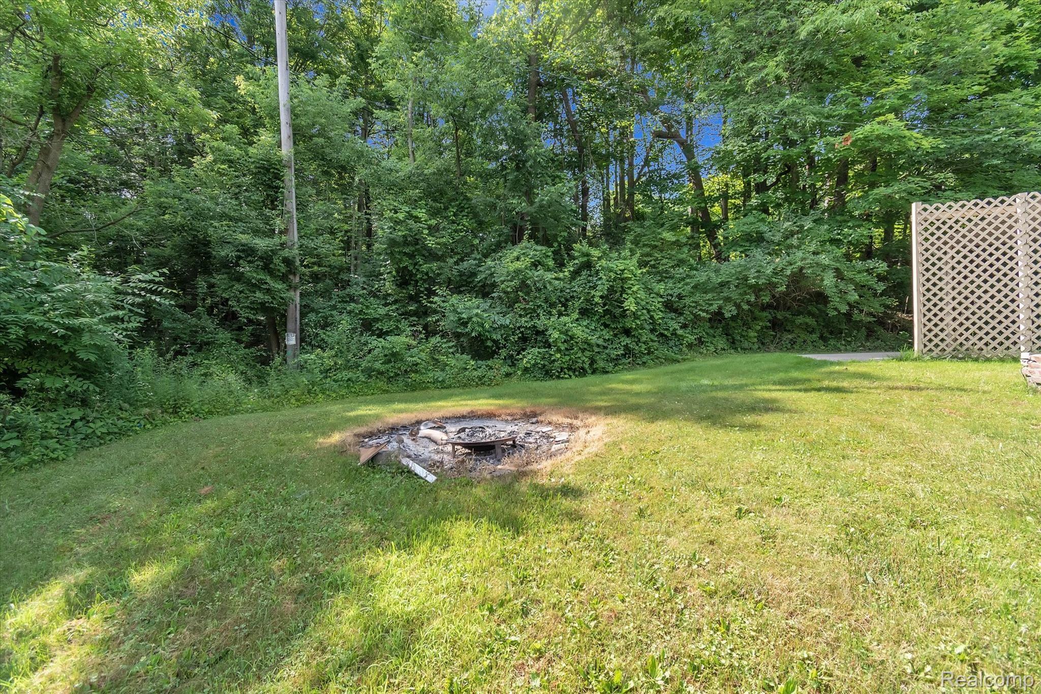 10024 Ford Road Ypsilanti, MI 48198 - Photo 32 of 35 36-10024 Ford Rd-windowstill-realestate-photography-36.jpg
