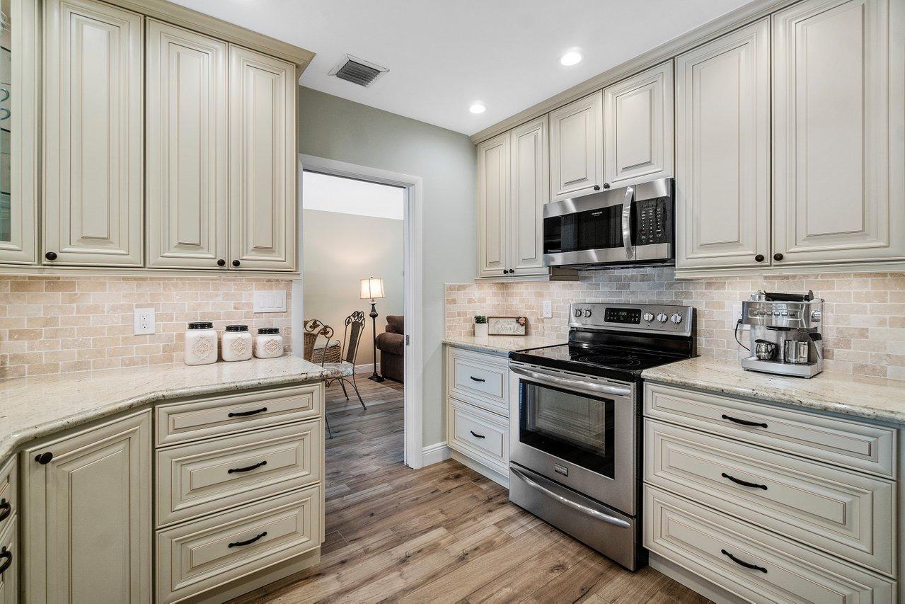 1521 Northwest 7th Street Boca Raton, FL 33486 - Photo 8 of 22 017-1521Northwest7thStreet-BocaRaton-FL-