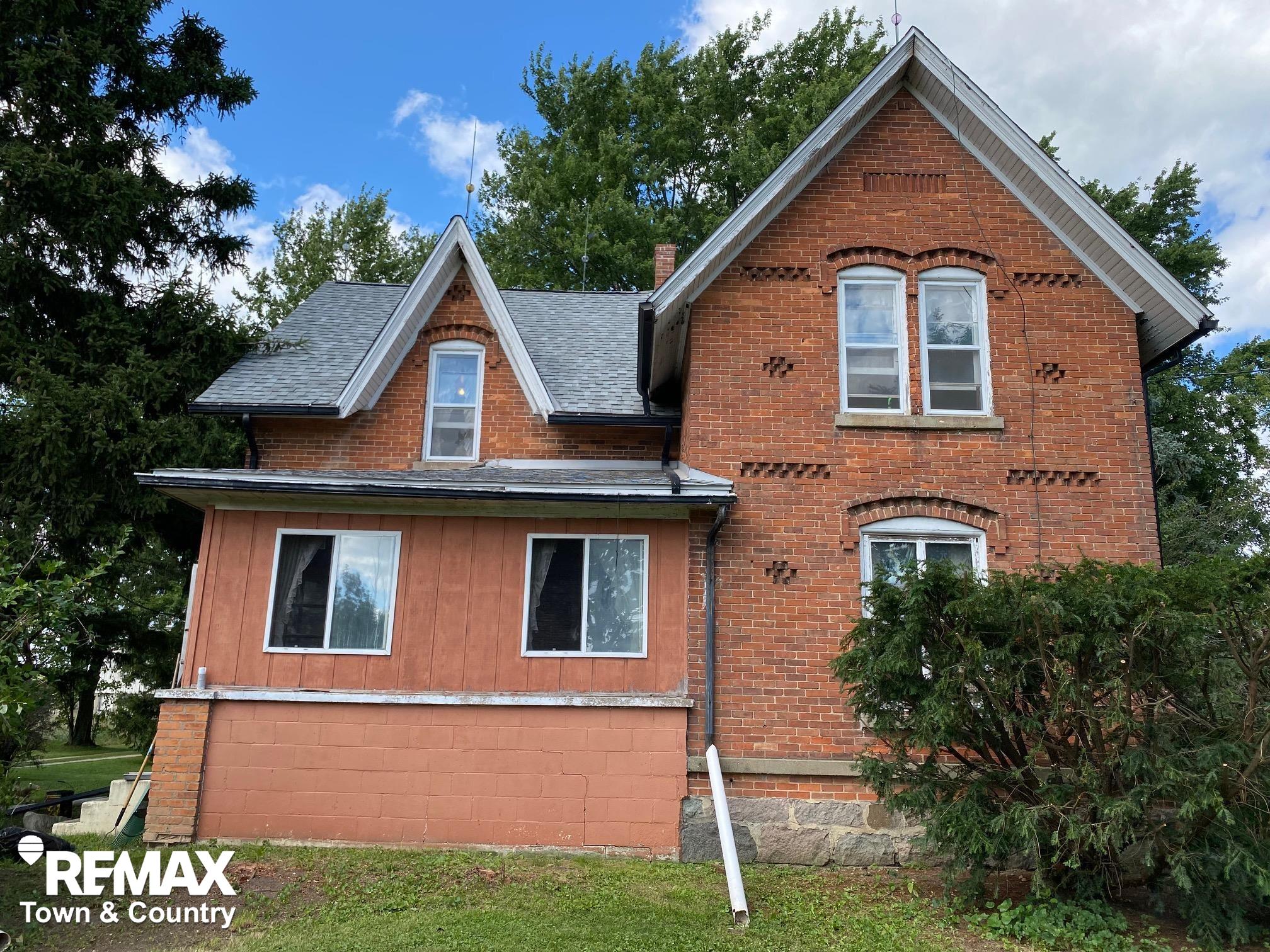 4989 Peck Road North Branch, MI 48461 - Photo 5 of 35 50151766-2b9b847a-6fc9-4d9b-a021-6df436ca2c88.JPG