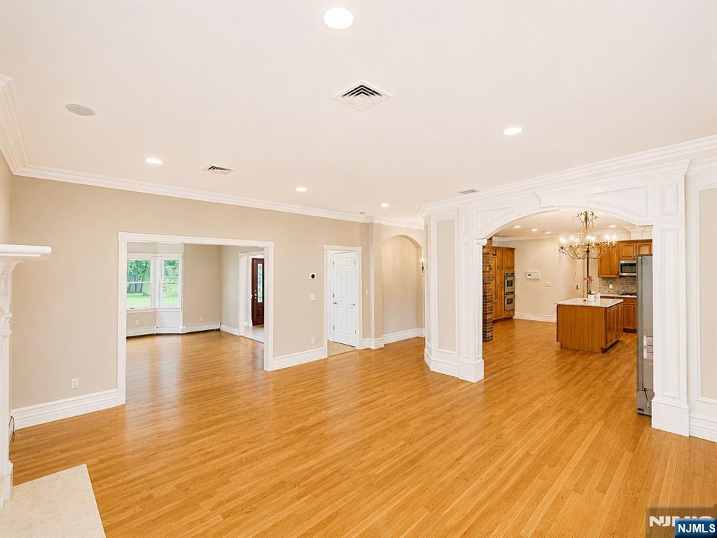 377 Ruckman Road Closter, NJ 07624 - Photo 5 of 22