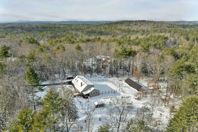 $725,000 | 118 Birch Road, Chester, NH 03036