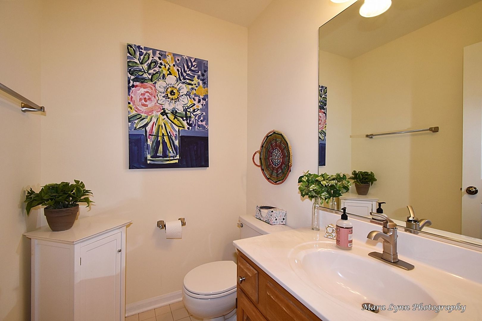 54 Jericho Lane Batavia, IL 60510 - Photo 15 of 29 a bathroom with a sink mirror vanity and toilet