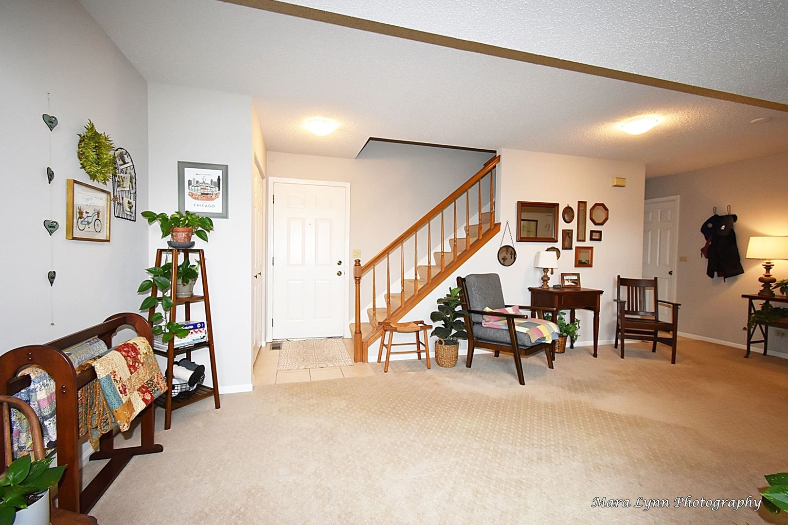 54 Jericho Lane Batavia, IL 60510 - Photo 6 of 29 a living room with furniture and stairs