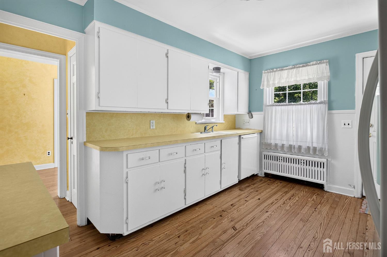 31 Warwick Road Colonia, NJ 07067 - Photo 13 of 36