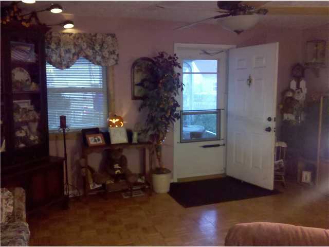 962 Bucknell Road Columbus, OH 43213 - Photo 2 of 8