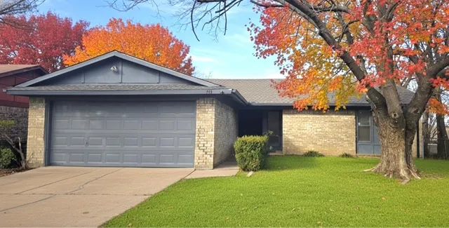 $2,100 | 713 Via Avenida, Mesquite, TX 75150