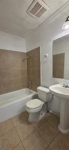 $2,100 | 713 Via Avenida, Mesquite, TX 75150