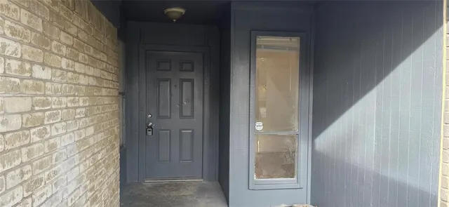 $2,100 | 713 Via Avenida, Mesquite, TX 75150