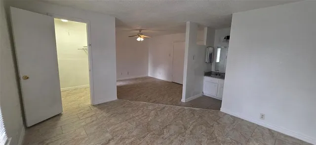 $2,100 | 713 Via Avenida, Mesquite, TX 75150