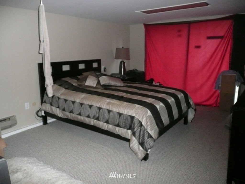 5912 143rd Street Southwest Edmonds, WA 98026 - Photo 11 of 13 Gallery Image 11