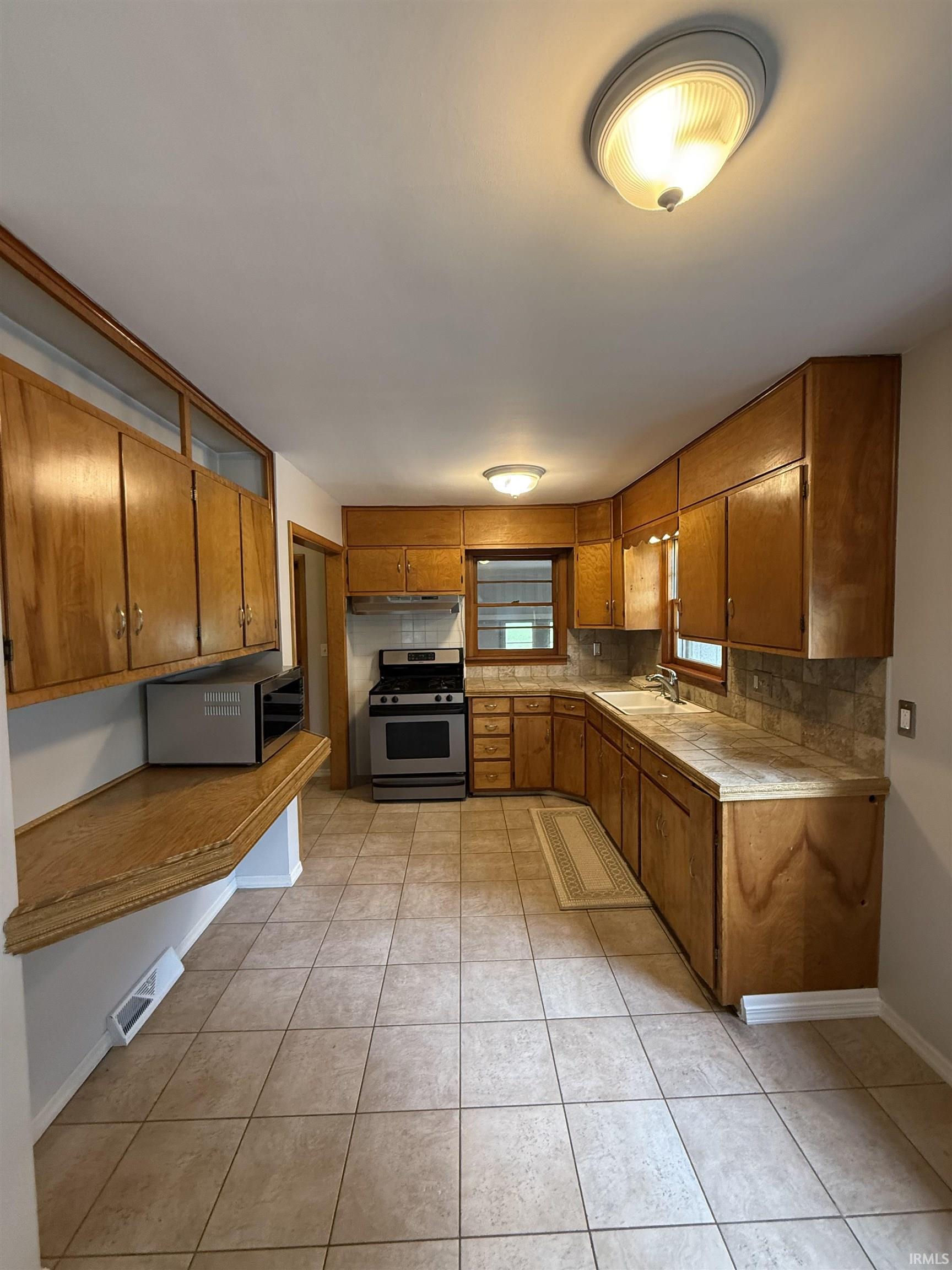 1145 South Wayne Street Waterloo, IN 46793 - Photo 3 of 18 Gallery Image 3