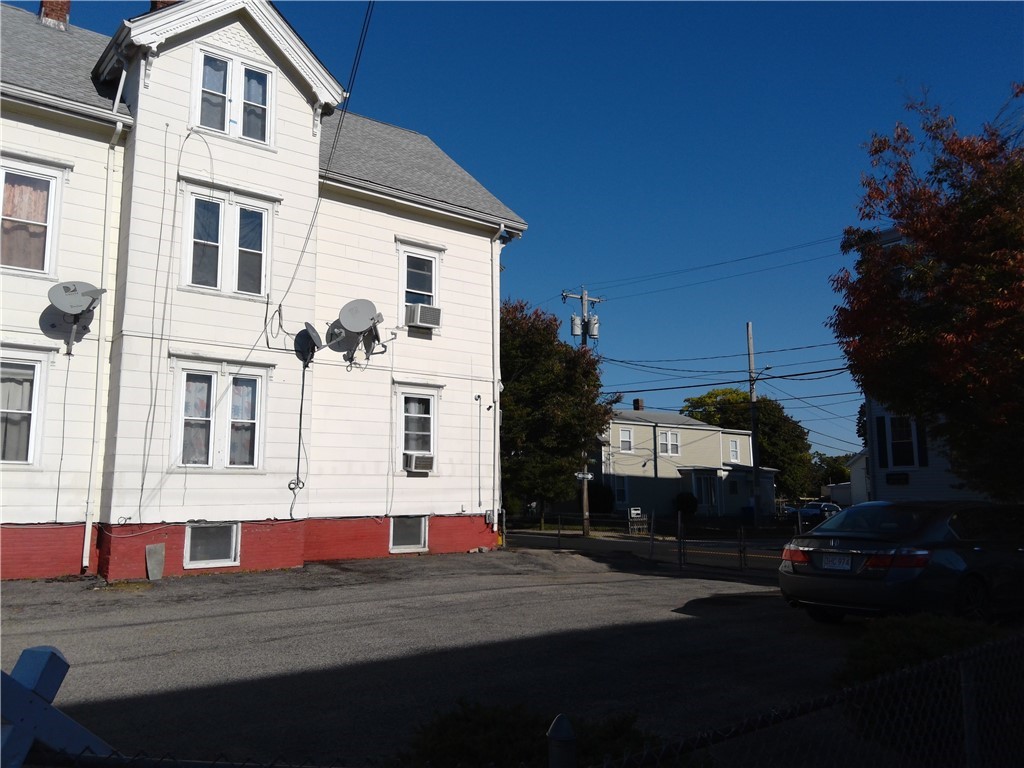 178 Cottage Street Pawtucket, RI 02860 - Photo 2 of 35