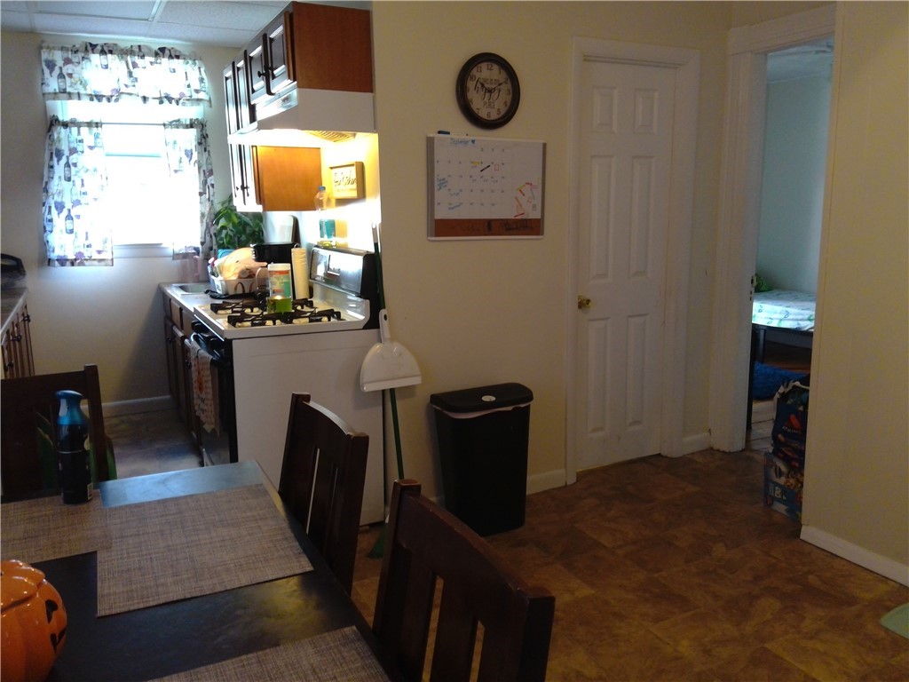 178 Cottage Street Pawtucket, RI 02860 - Photo 8 of 35
